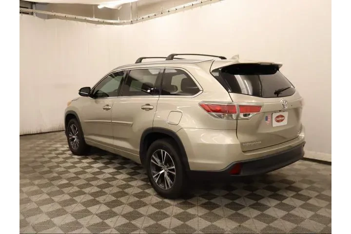 $22995 : Toyota Highlander 2016 XLE 4 image 7