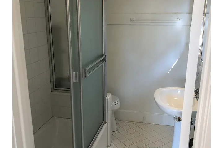 $1600 : Kingswell Ave, Los Angeles,CA image 3