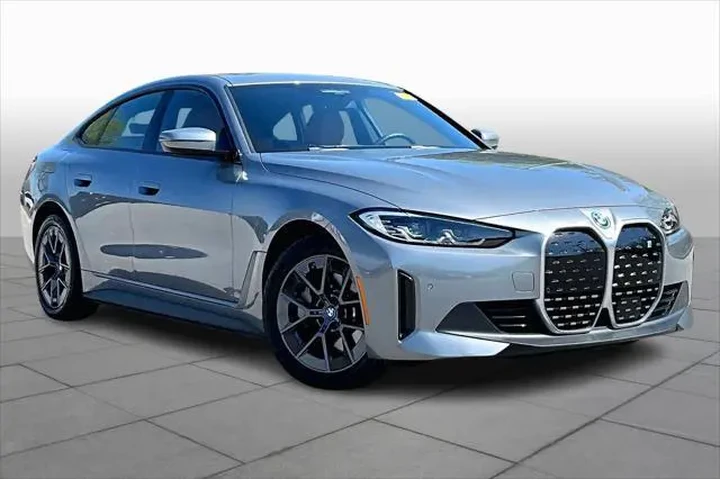 $31755 : BMW i4 2023 eDrive35 Gran Co image 2