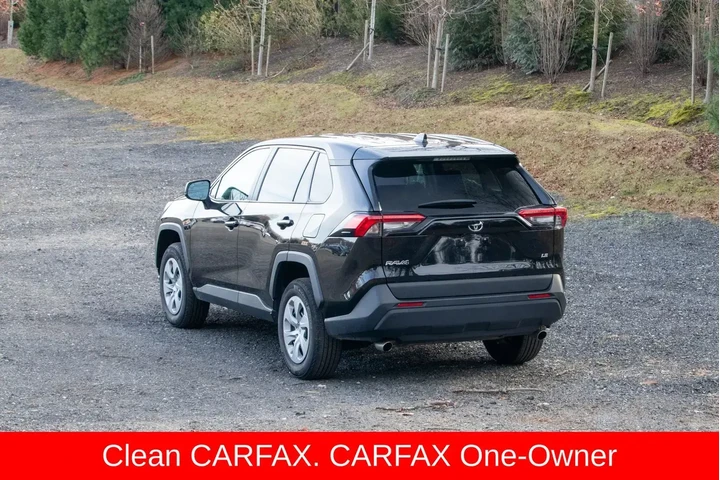 $20695 : Toyota RAV4 2024 LE 4dr SUV image 6