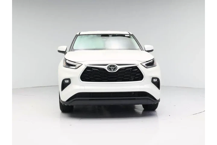 $30998 : Toyota Highlander 2021 LE 4d image 5