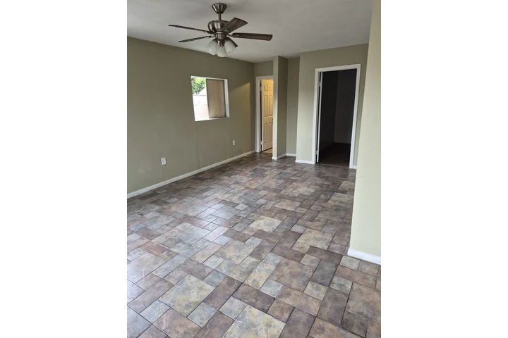 $2500 : Casa de atras 2 recamaras image 1