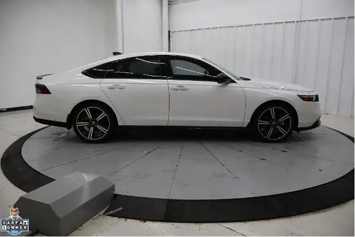 $28995 : Honda Accord Hybrid 2024 Spo image 2