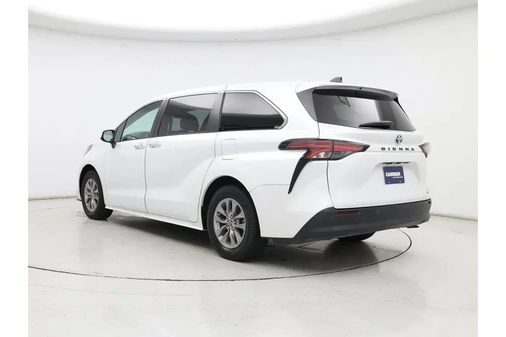 $38998 : Toyota Sienna 2022 XLE 8-Pas image 2
