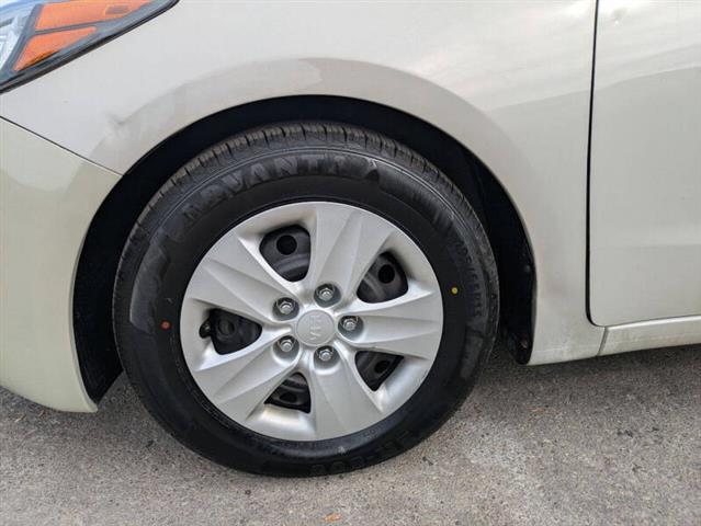 $5990 : 2015 Forte LX image 10