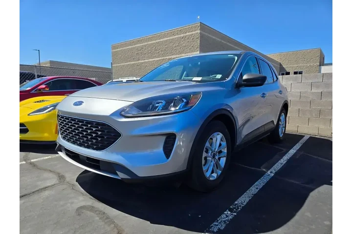 $19489 : Ford Escape 2022 SE 4dr SUV image 2