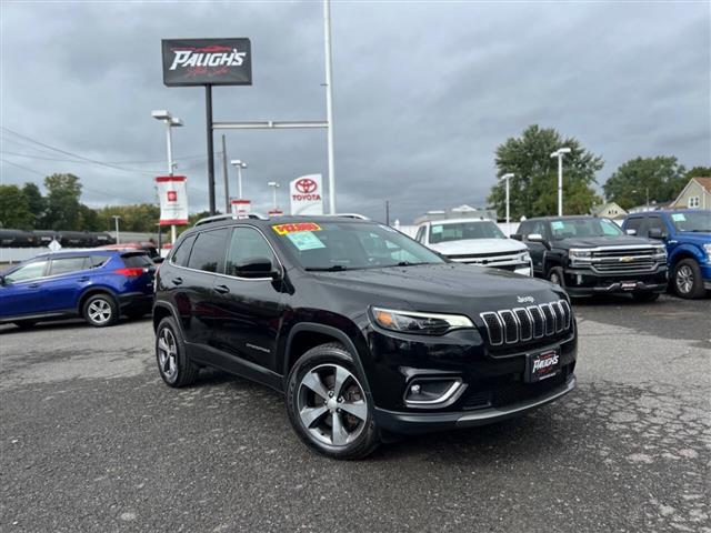 $17990 : 2019 Cherokee image 1