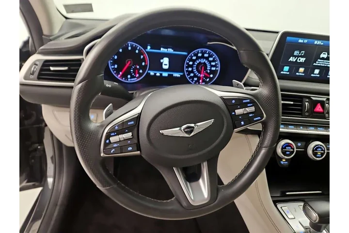 $27998 : Genesis G70 2020 AWD 2.0T 4d image 10