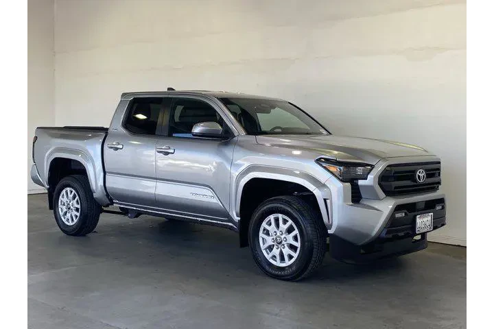 $37991 : Toyota Tacoma 2024 4x4 SR5 4 image 4