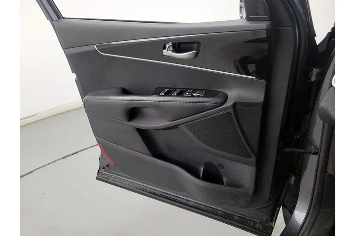 $15998 : Kia Sorento 2020 AWD S V6 4d image 4