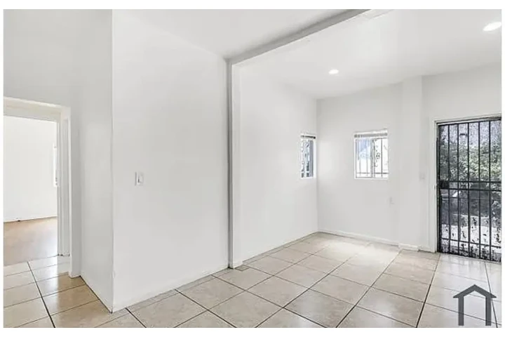 $2155 : 2 Bed Apartment in koreatown image 7