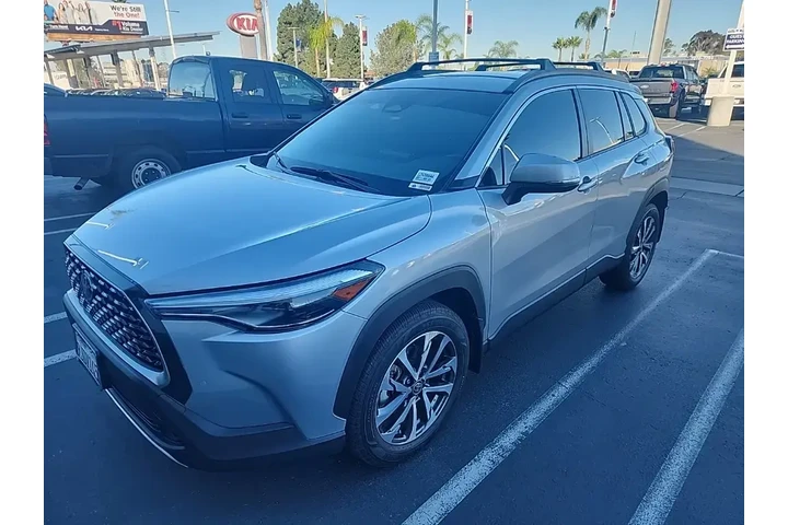 $28491 : Toyota Corolla Cross 2023 XL image 3