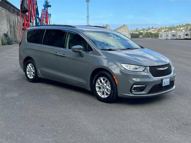 $22888 : 2022 Pacifica Touring L image 9