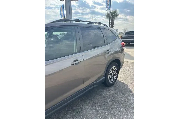 $17800 : Subaru Forester 2019 AWD Pre image 4