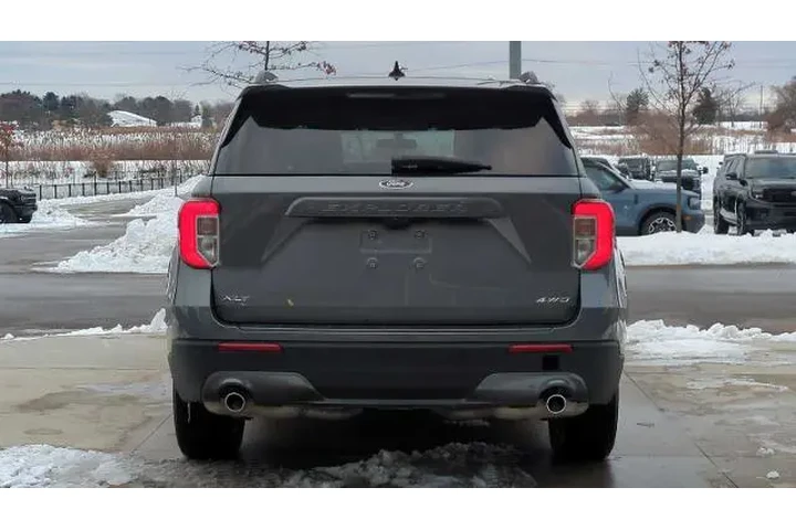$29995 : Ford Explorer 2023 AWD XLT 4 image 4