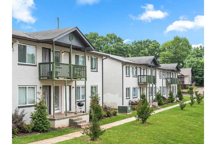 $1002 : 2bd 1 ba image 1