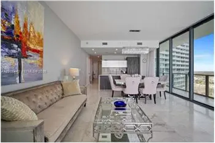 $11000 : Rental property with 3 bedro image 5
