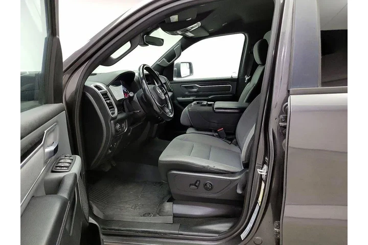$31998 : Ram 1500 2021 4x4 Big Horn 4 image 10