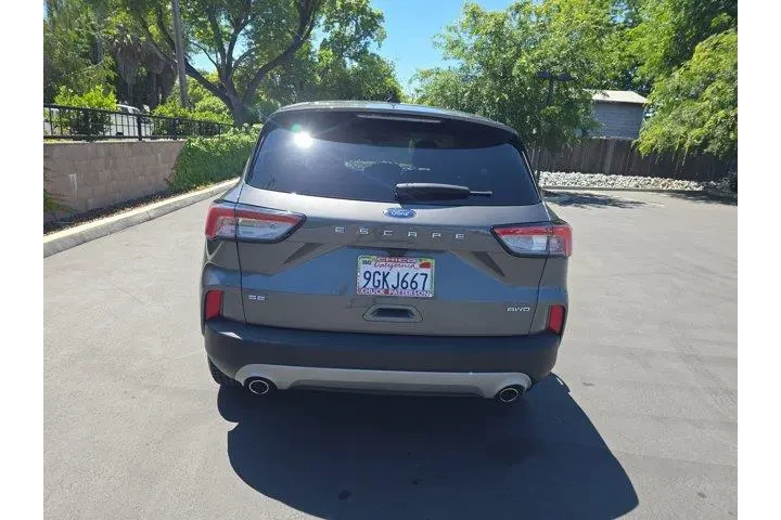 $22995 : Ford Escape 2022 AWD SE 4dr image 4