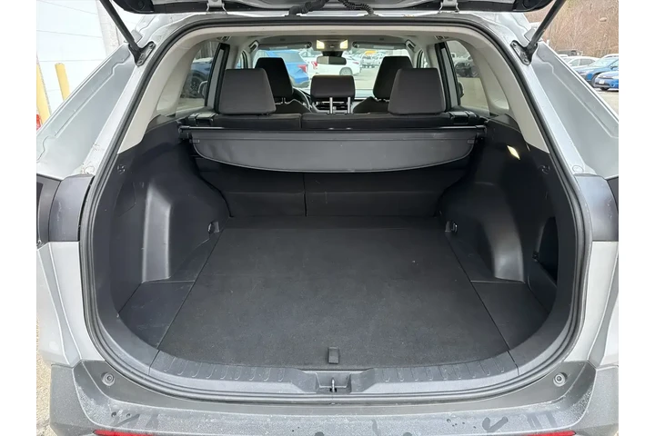 $25500 : Toyota RAV4 2024 XLE 4dr SUV image 9