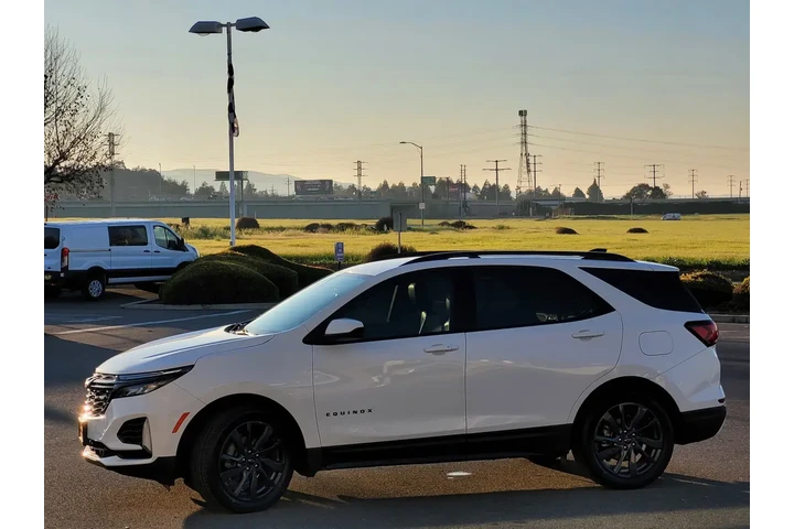 $24824 : Chevrolet Equinox 2024 RS 4d image 7
