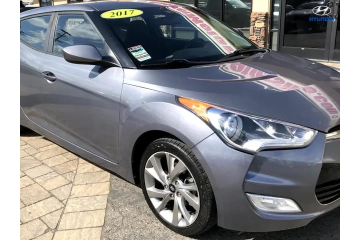 $9990 : 2017 Veloster Base 6AT image 7