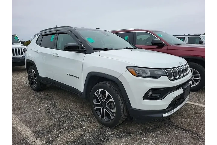 $21493 : Jeep Compass 2022 4x4 (Red) image 3