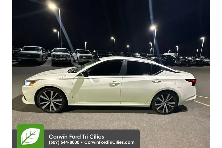 $13989 : Nissan Altima 2019 2.5 SR 4d image 2