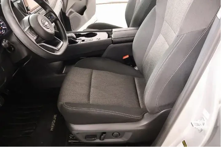 $23138 : Nissan Rogue 2024 SV 4dr Cro image 10