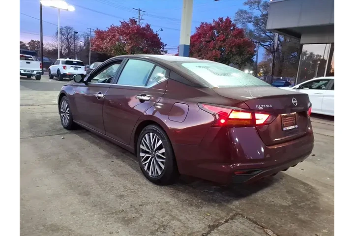 $24832 : Nissan Altima 2024 2.5 SV 4d image 5