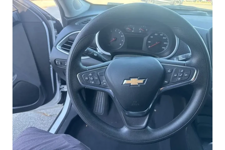 $16074 : Chevrolet Malibu 2023 LS Fle image 10