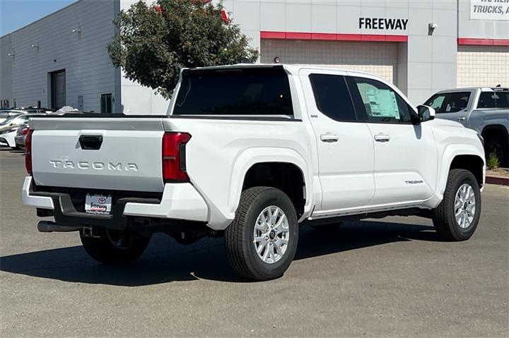 $39744 : New 2024 Tacoma SR5 Double Ca image 4