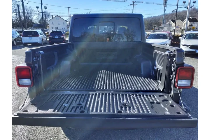 $28995 : Jeep Gladiator 2023 4x4 Spor image 7