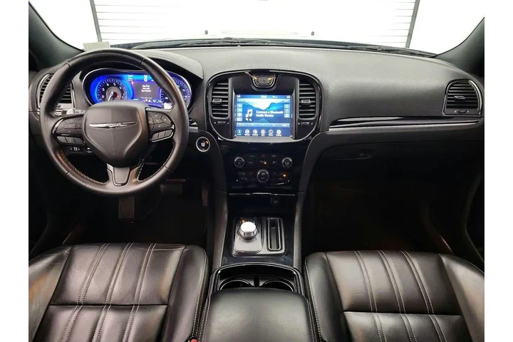 $25998 : Chrysler 300 2021 S V6 4dr S image 9