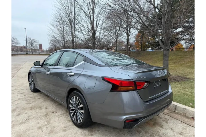 $15997 : 2023 Altima 2.5 SV image 5