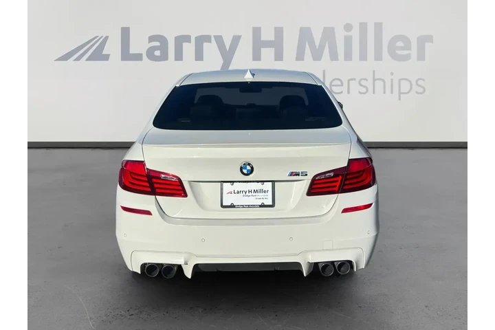 $29226 : BMW M5 2013 4dr Sedan image 4