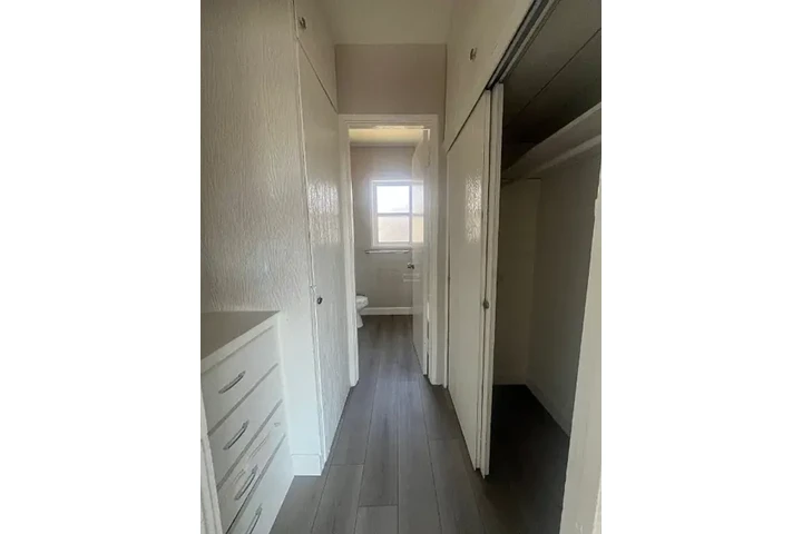 $1100 : Awesome And Affordable Home image 2