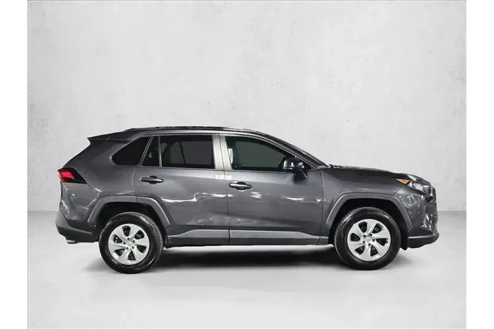 $22300 : Toyota RAV4 2020 LE 4dr SUV image 4