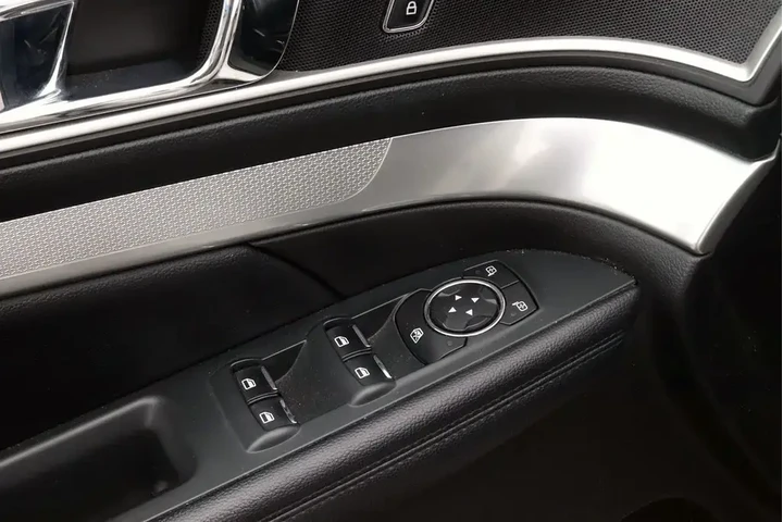 $15037 : Ford Explorer 2017 XLT 4dr S image 8