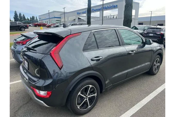 $24988 : Kia Niro 2024 LX 4dr Crossov image 5