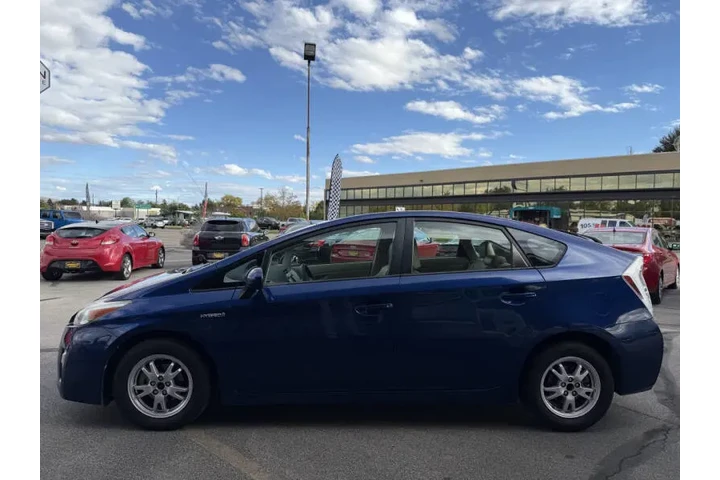 $8950 : 2010 Prius II image 4