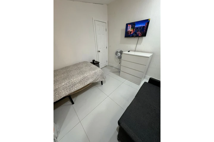 $850 : Se Renta Habitacion Privada image 4