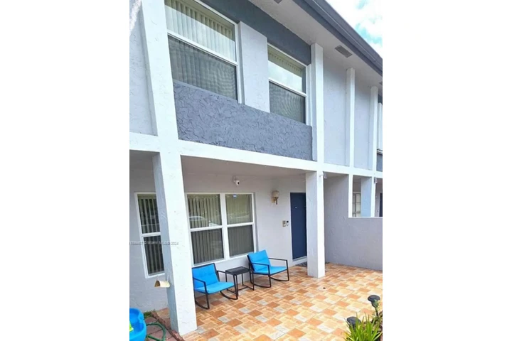 $1000 : RENTO HABITACIÓN CON BAÑO image 6