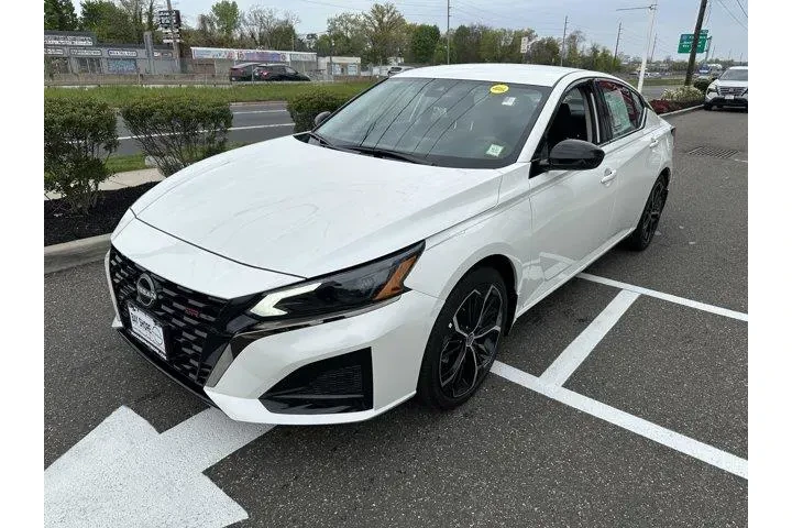 $21252 : Nissan Altima 2025 2.5 SR 4d image 8