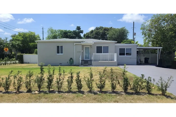 $900 : stainless steel Spacious home image 1