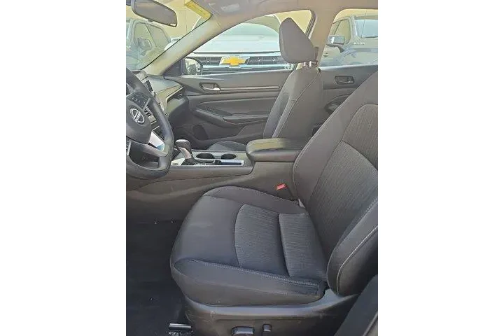 $19500 : Nissan Altima 2025 2.5 SV 4d image 5