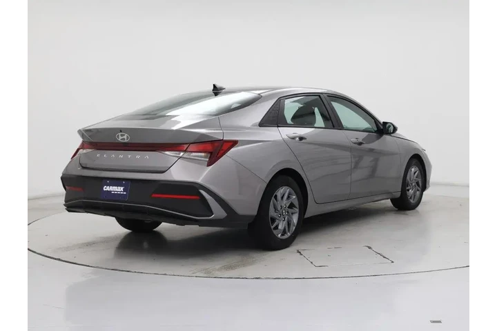 $17998 : Hyundai ELANTRA 2024 SEL 4dr image 8