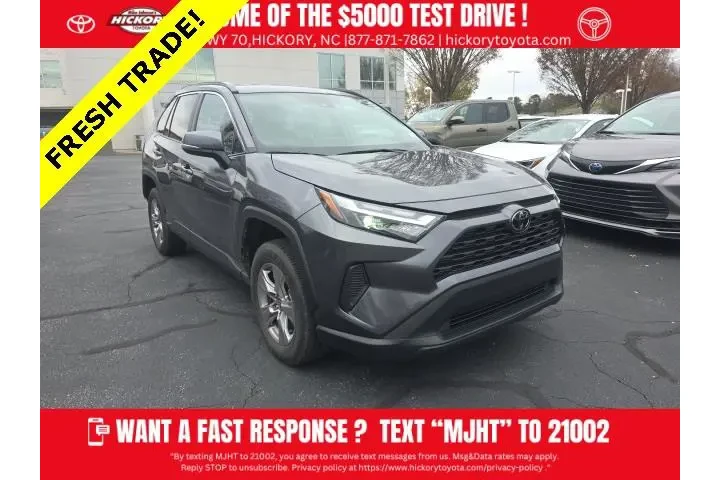 $30608 : Toyota RAV4 2024 AWD XLE 4dr image 1