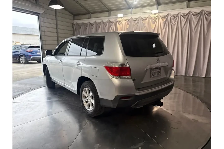 $8999 : Toyota Highlander 2012 Base image 3