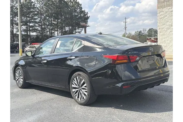 $19843 : Nissan Altima 2025 2.5 SV 4d image 3
